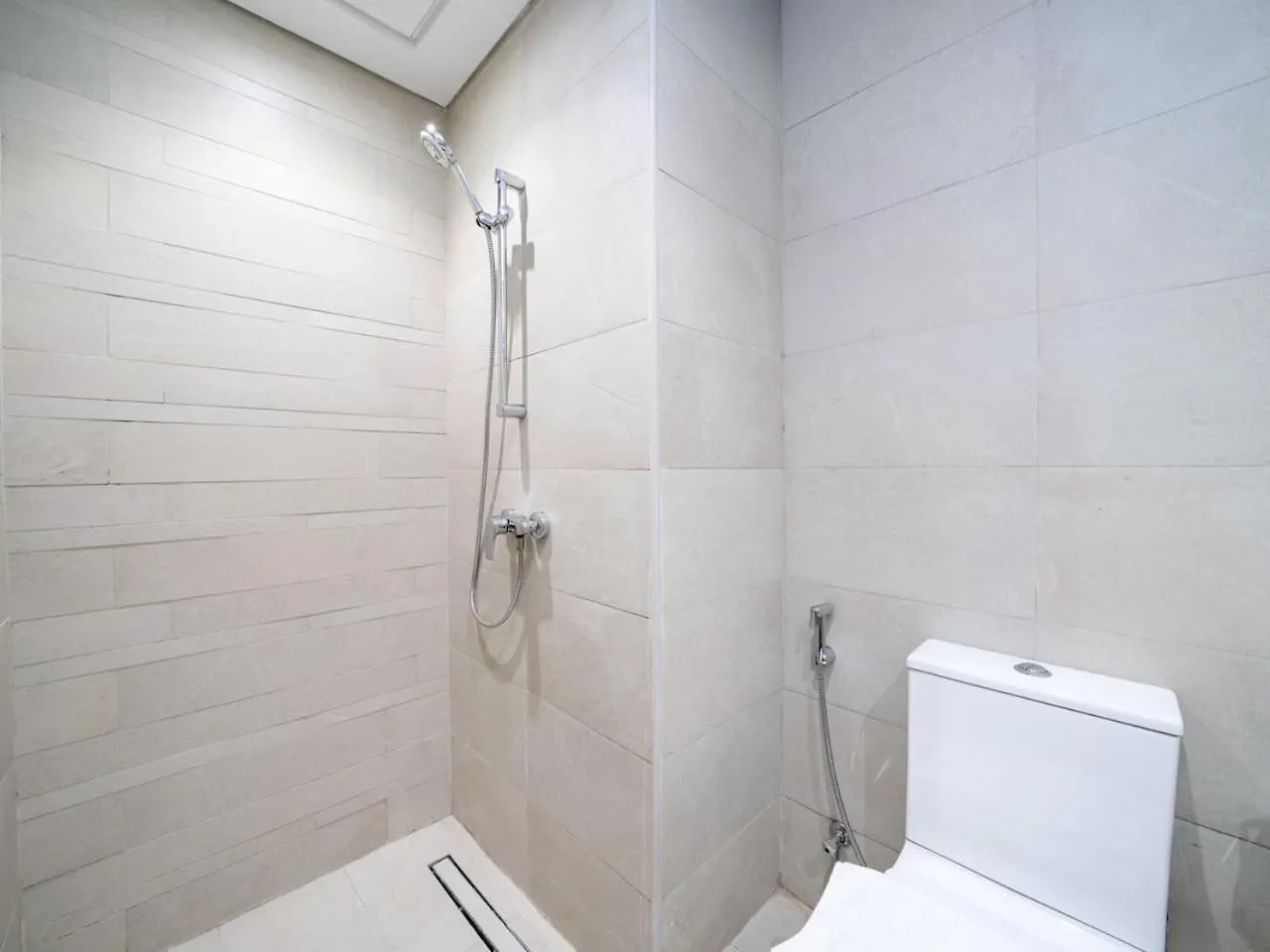 Apartment Sleek Studio In Azizi Riviera Modern And Cozy Stay Dubai